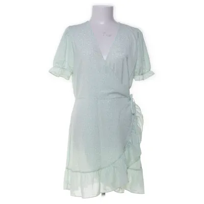 Omlottklänning (Grön, Vit) från NLY Trend Elastan, Polyester