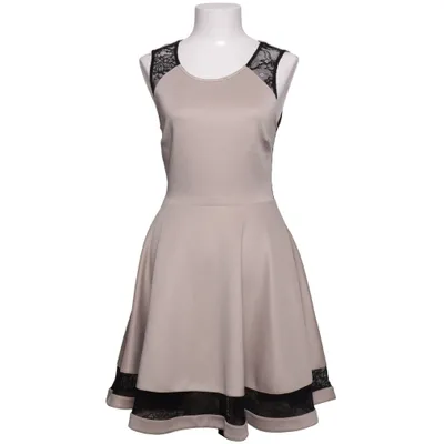 Cocktailkjole (Beige, Sort) fra Forever 21 Polyamid