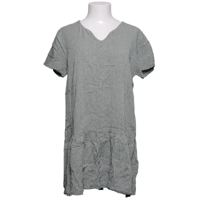jb fashion dress Photos by J.B Fashion (@_jbfashion)  October 8, 2025