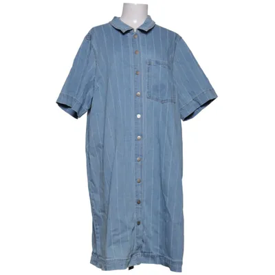 Jeansklänning (CARASTA S/S STRIPE DNM DRESS GUA) från ONLY Carmakoma Bomull, Elastan