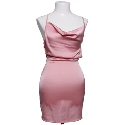 Kleid (Pink) von PrettyLittleThing