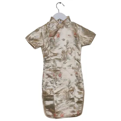 Cheongsam (Beige, Multicolore) de Jinzhimeng
