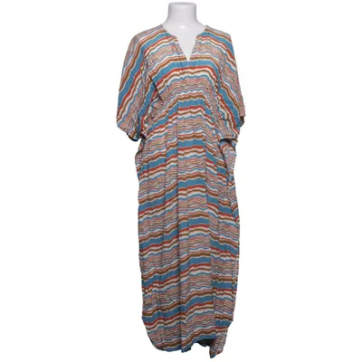 Maxi jurk (Blauw, Bruin, Wit) van Julie Fagerholt