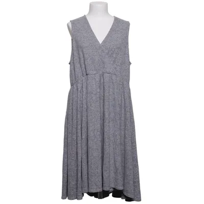 Slå-om-kjole (Grå) fra Torrid Elastan, Polyester, Viscose