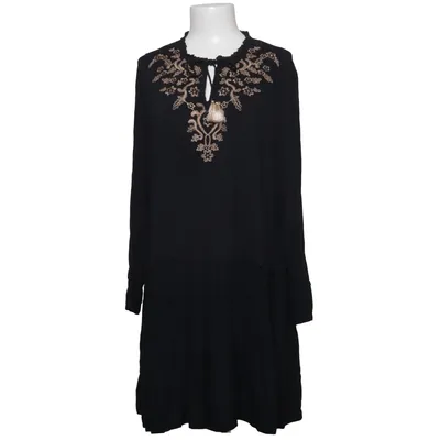 Dress (Black) from Sara Lindholm Viscose
