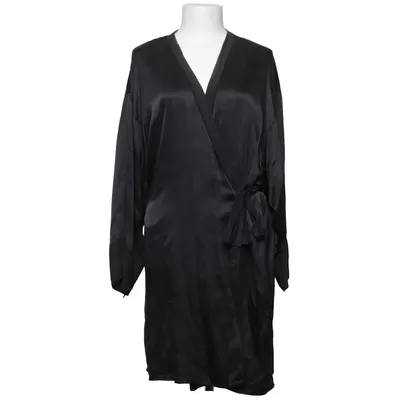 Dressing gown (Black) from Lady Avenue Silk