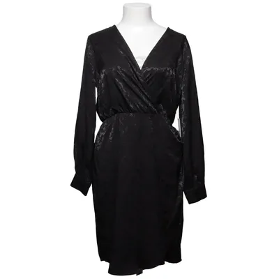 Robe portefeuille (Noir) de Emma & Michele Élasthane, Polyester