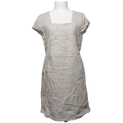 Robe (Beige) de John Baner