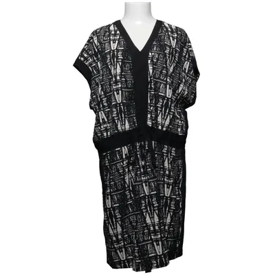 Dress (Black, White) from Lipo Lipo Polyester