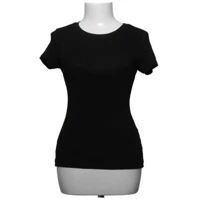 T-shirt (Black) from FSBN Sister