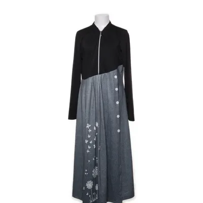 Klänning (Svart, Grå, Vit) från Tendency