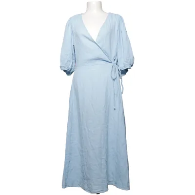 Robe portefeuille (Bleu) de Reserved Coton
