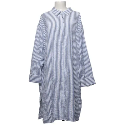 Robe chemise (Bleu, Blanc) de XLNT by KappAhl Coton