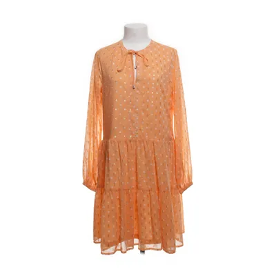 Klänning (MELT/3 RUFFLE HEM DRESS) från Melting Stockholm Polyester