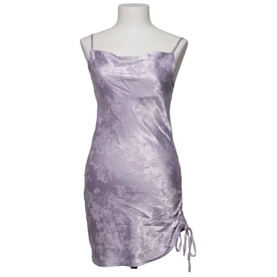 Robe (Violet) de Shekou