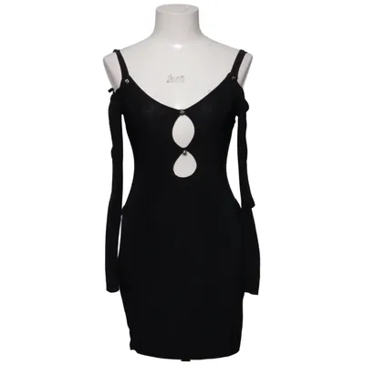 Kleid (Schwarz) von PrettyLittleThing