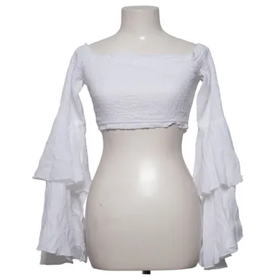Crop top (Off Shoulder Bell Sleeve Top) van Céline & Talisa x NA-KD Katoen