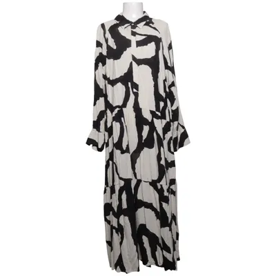 Klänning (Svart, Vit, Flerfärgad) från H&M Viskos