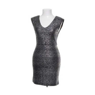 Robe de cocktail (Gris) de Forever 21 Contemporary