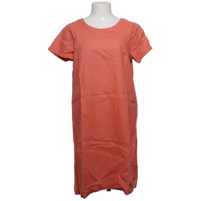Robe (Orange) de Malvin Lin