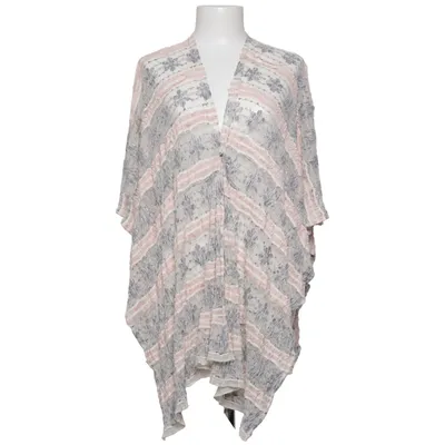 Poncho (White, Pink, Gray) from DesignWerket