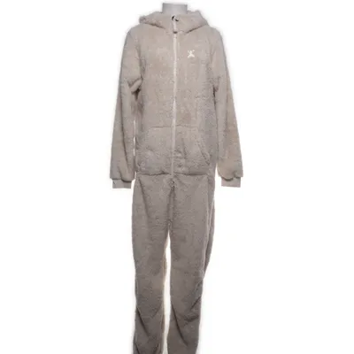 Mjukisdräkt (Beige) från OnePiece Polyester