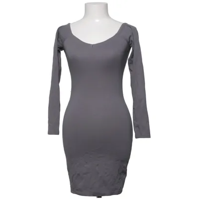 Robe (Off Shoulder Fitted Dress) de Nicki x NA-KD Élasthane, Polyamide, Viscose