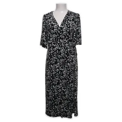 Wrap dress (Black, White) from Truth & Fable Elastane, Polyester, Polyurethane