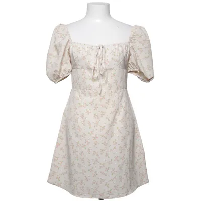 Kjole (Beige, Pink, Grøn) fra Glamorous Care Genanvendt polyester