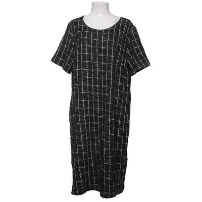 Klänning (Svart, Vit) från Sara Lindholm Akryl, Bomull, Metallfiber, Polyester