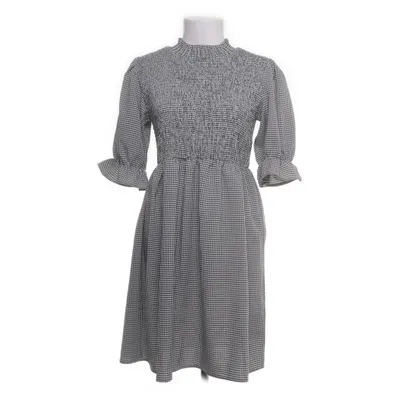 Kjole (Sort, Hvid) fra Minimum Elastan, Polyester