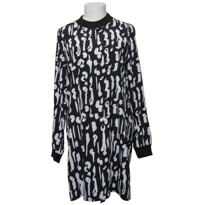 Klänning (Svart, Vit) från Monki Polyester