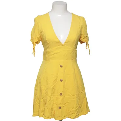 Jurk (Geel) van Céline & Talisa x NA-KD Viscose