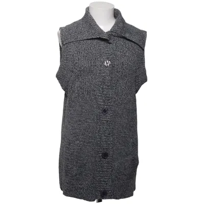 Väst (Grå) från Ole Akryl