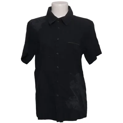 Short sleeve shirt (Gray) from UND. Cotton