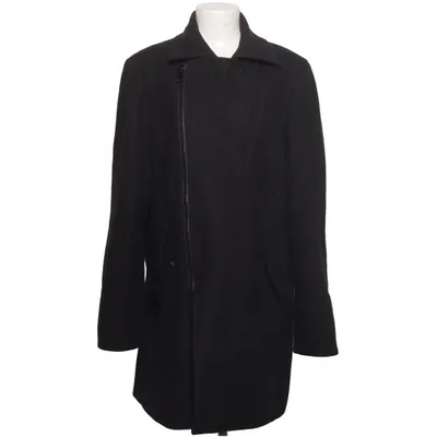 Kappa (Svart) från Theo Polyester, Ull