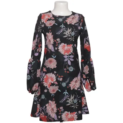 Klänning (Svart, Flerfärgad) från Makadamia Elastan, Polyester