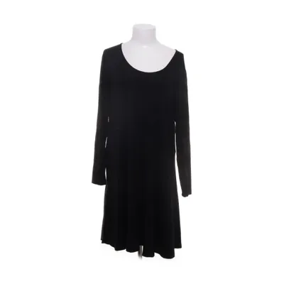 Robe (Noir) de Sara Lindholm