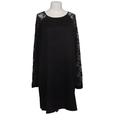 Klänning (Svart) från Emery Rose Polyester