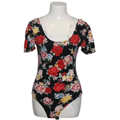 Body (Svart, Röd, Flerfärgad) från Forever 21