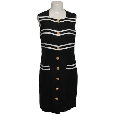 Klänning (Old Money, Quiet Luxury, Business Chic, Elegant, Vintage, Parisian Chic, 90er, 90s fashion, Pre loved, Coastal Chic, Hamptons Style, Nautical, Maritime, Classic Chic, French Chic, Resort Wear, Capsule Wardrobe, hochwertig, Business Casual, Capsule Wardrobe, Pearl buttons. Together with the white jacket a perfect suit!) från Louis Féraud Viskos