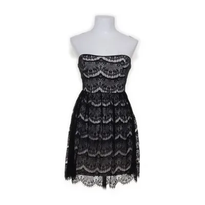 Cocktailklänning (Svart, Vit) från Pimkie