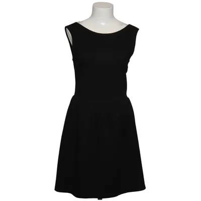 Robe (Noir) de Necessary Objects