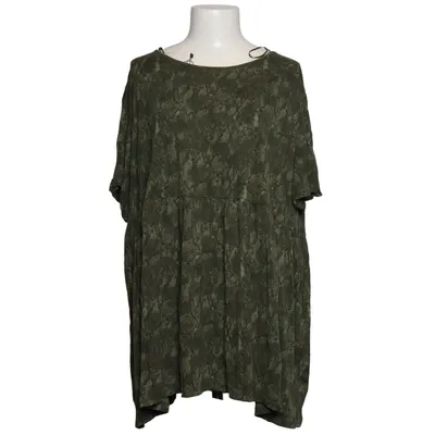 T-shirt (Grøn) fra Janina Curved