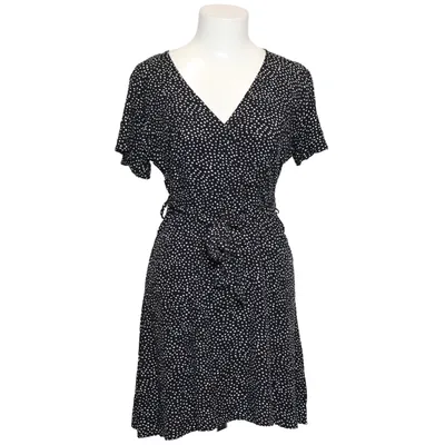 Omlottklänning (Svart, Vit) från Guts & Gusto Viskos