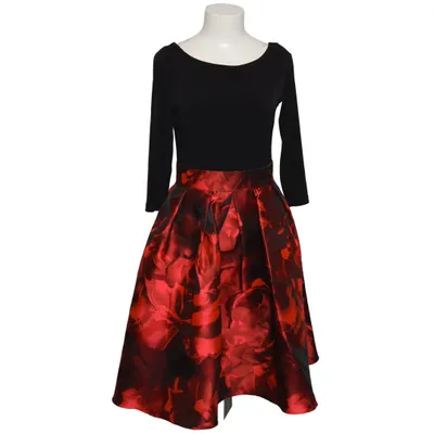 Klänning (Svart, Röd, Flerfärgad) från Swing Elastan, Polyester