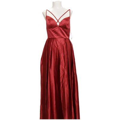 Aftonklänning (Röd) från Jjs House Polyester