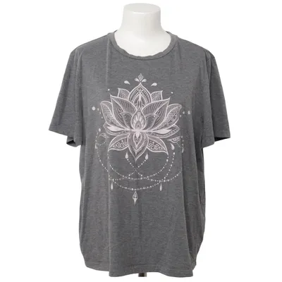 T-shirt (Grijs) van Shein Curve Elastaan, Polyester, Viscose