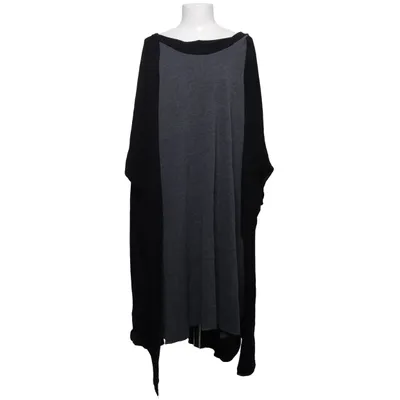 Poloklänning (Svart, Grå) från Henna Elisa Elastan, Viskos