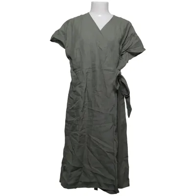 Robe portefeuille (Vert) de Bypias Lin